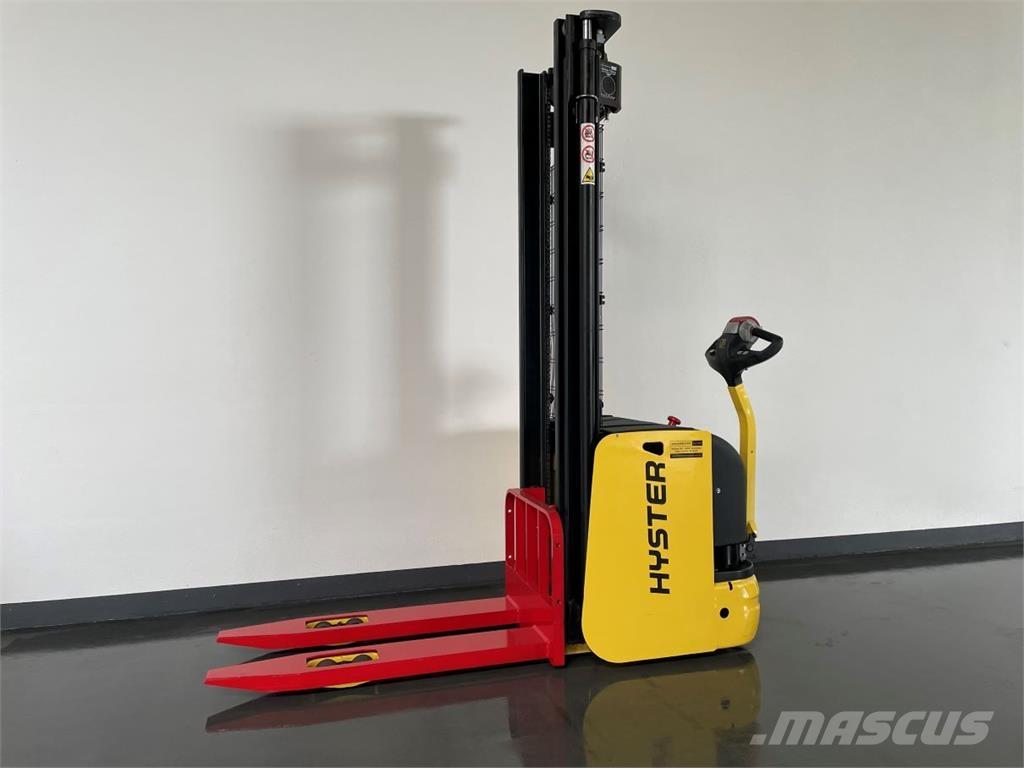 Hyster S1.6AC 自走式スタッカー