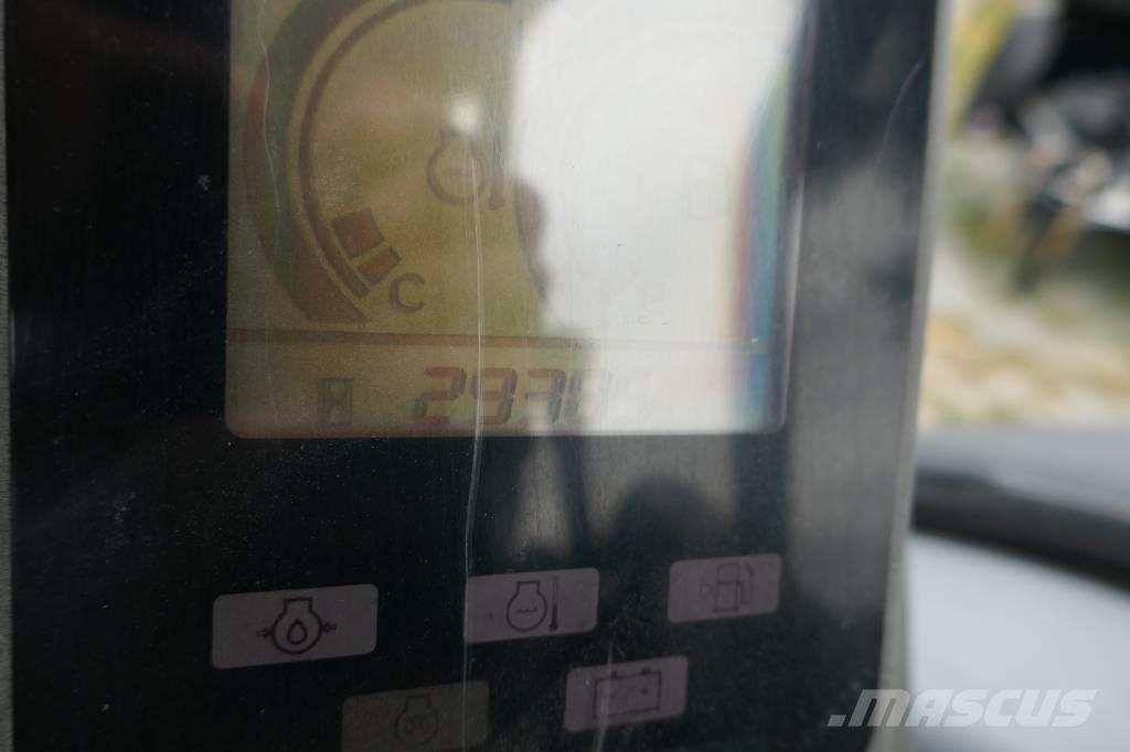 Hitachi ZX 30 U-3 ミニ油圧ショベル 7t以下（ミニユンボ・ミニディガー）