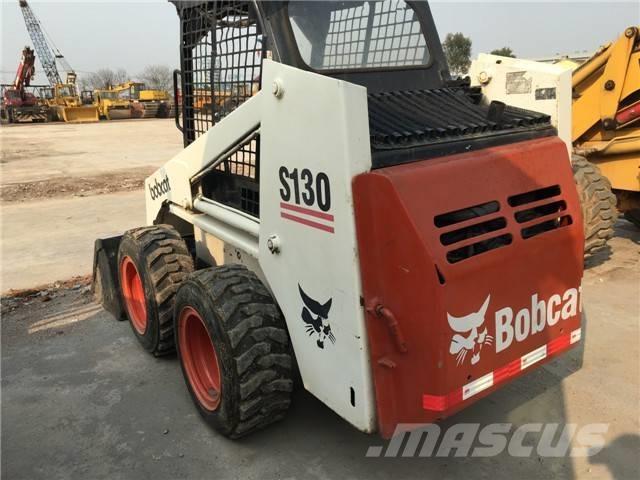Bobcat S 130 スキッドステアローダー