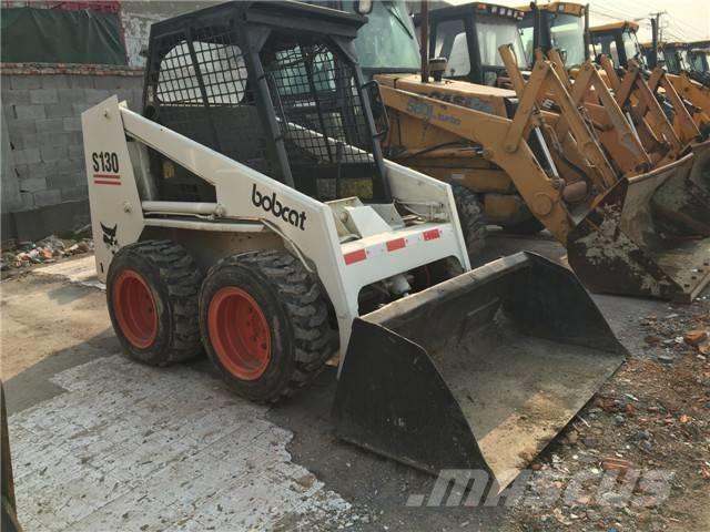 Bobcat S 130 スキッドステアローダー