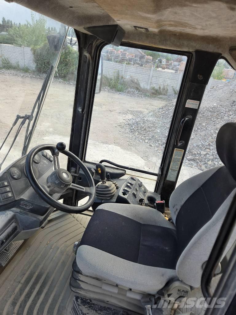 CAT 906 ホイールローダー・タイヤショベル