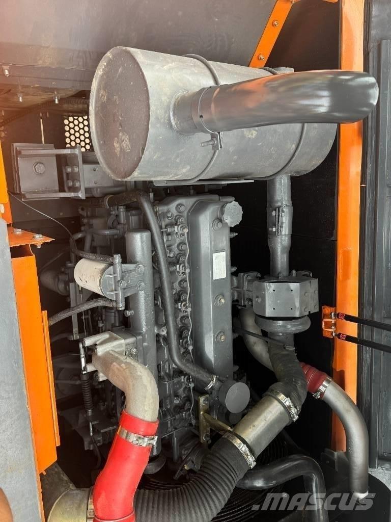 Develon DX 225 LCA 中型油圧ショベル 7ｔ-12ｔ（ユンボ・パワーショベル・バックホー）