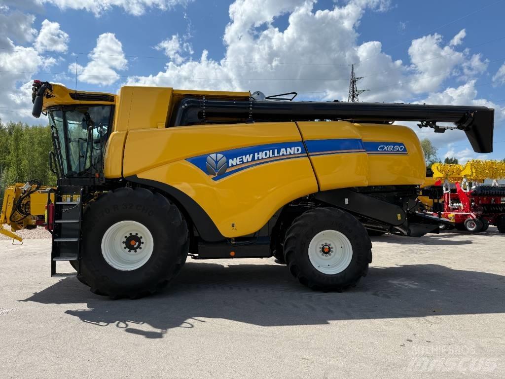 New Holland CX 8.90 コンバイン