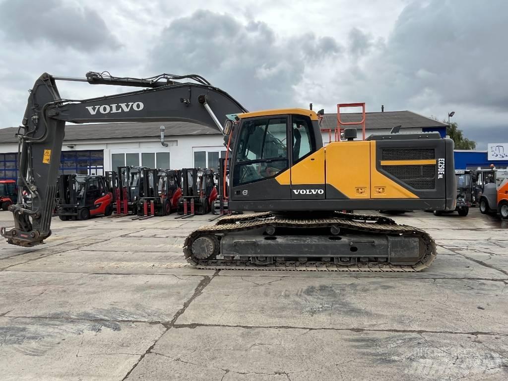Volvo EC250ENL 大型油圧ショベル12t以上（パワーショベル・ユンボ）