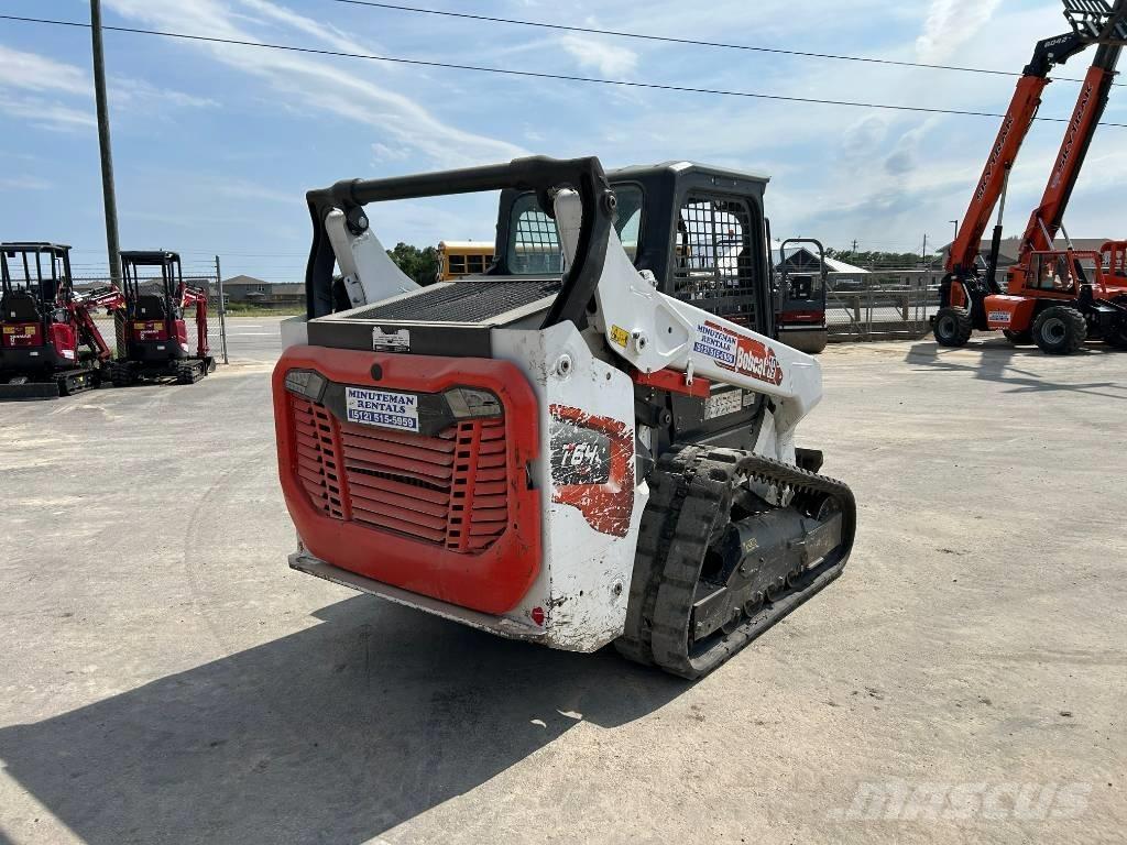 Bobcat T64 スキッドステアローダー