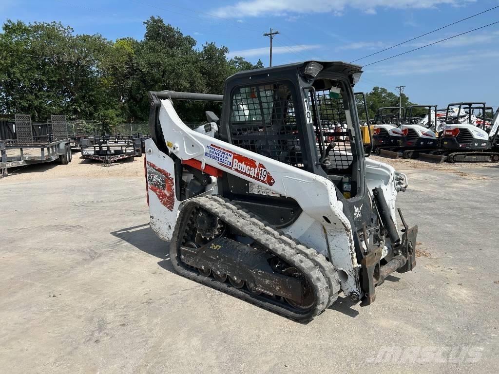 Bobcat T64 スキッドステアローダー