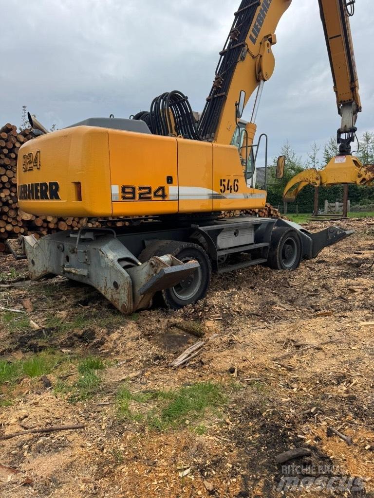 Liebherr A 924 C ナックルブームローダー