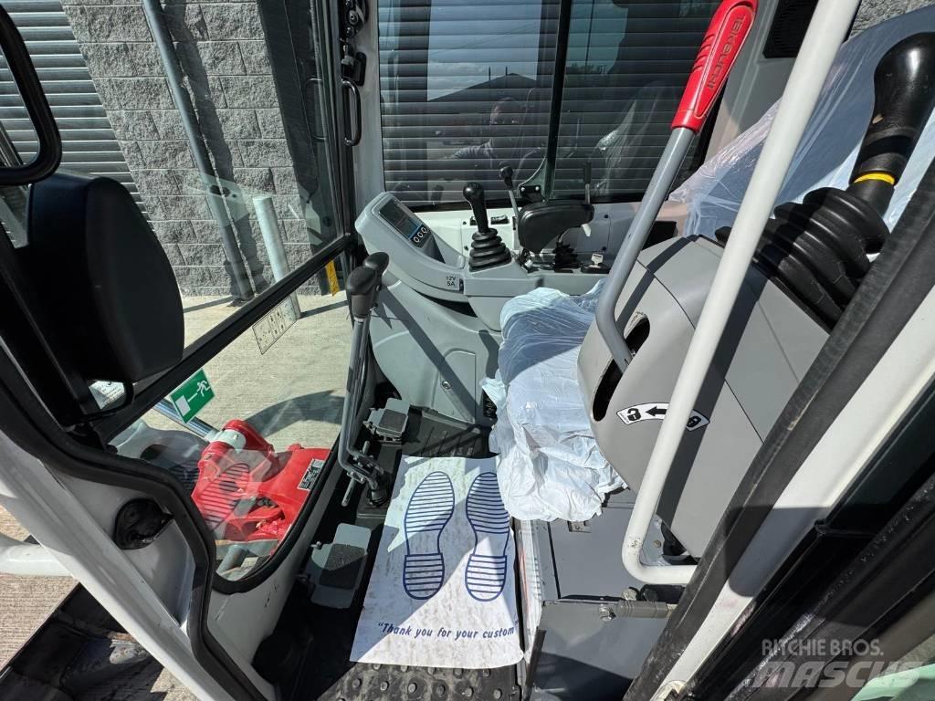 Takeuchi TB 216 ミニ油圧ショベル 7t以下（ミニユンボ・ミニディガー）