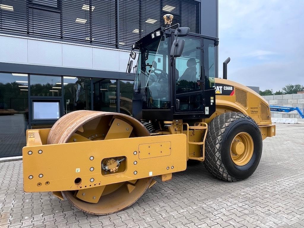 CAT CS66B 振動ローラ