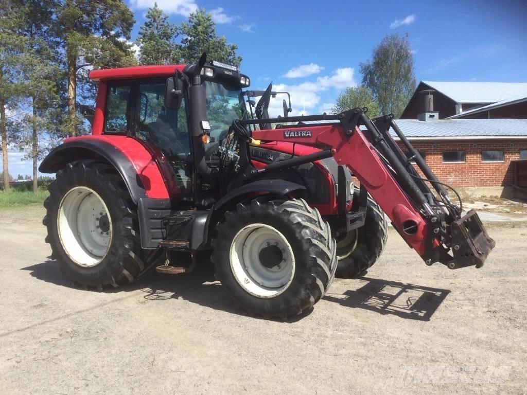 Valtra N 142 Direct トラクター