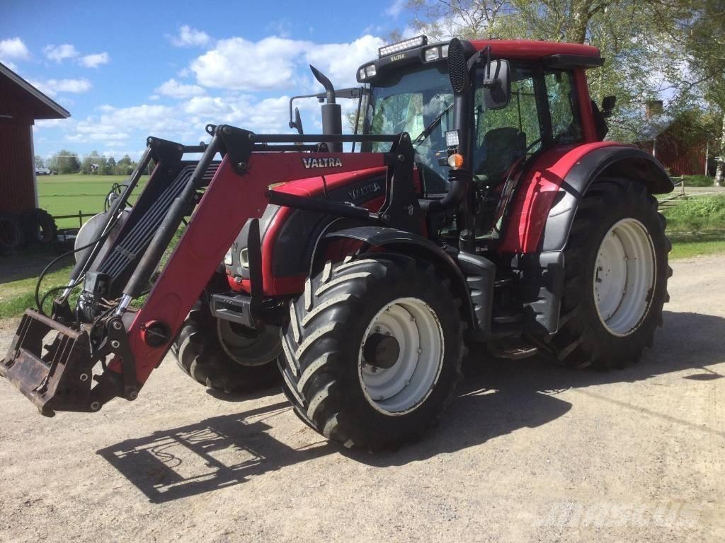 Valtra N 142 Direct トラクター