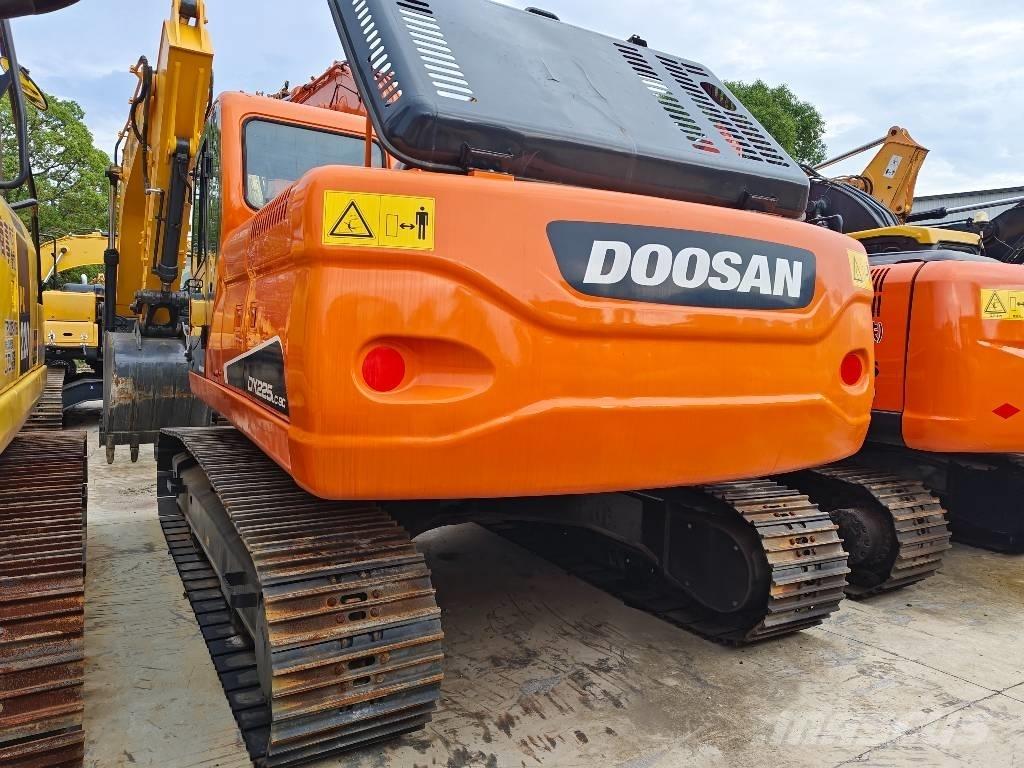 Doosan DX225LC-9C 大型油圧ショベル12t以上（パワーショベル・ユンボ）
