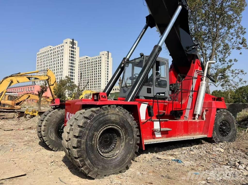 Kalmar DRF 450-60 リーチスタッカー