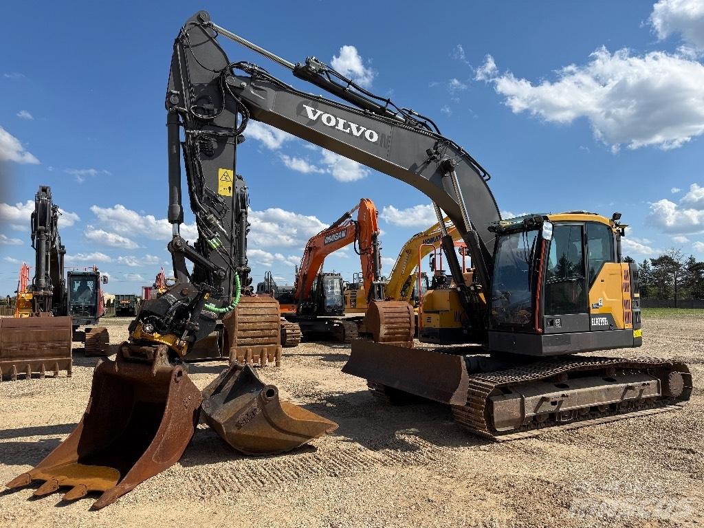 Volvo ECR 235 EL 大型油圧ショベル12t以上（パワーショベル・ユンボ）