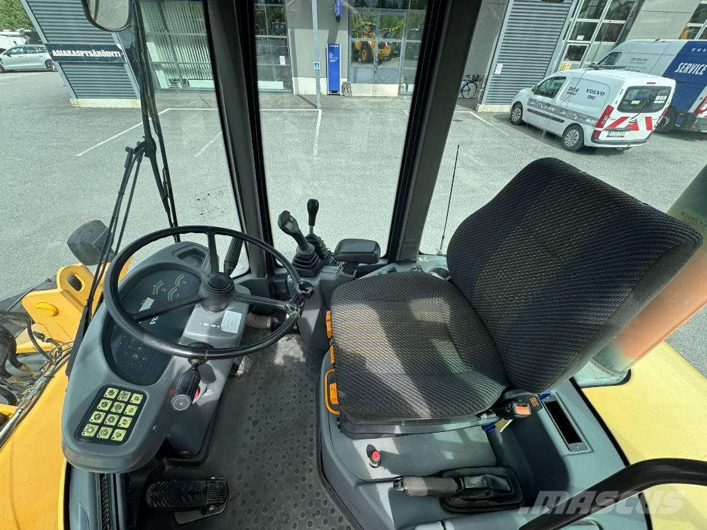Volvo L 30 B ホイールローダー・タイヤショベル