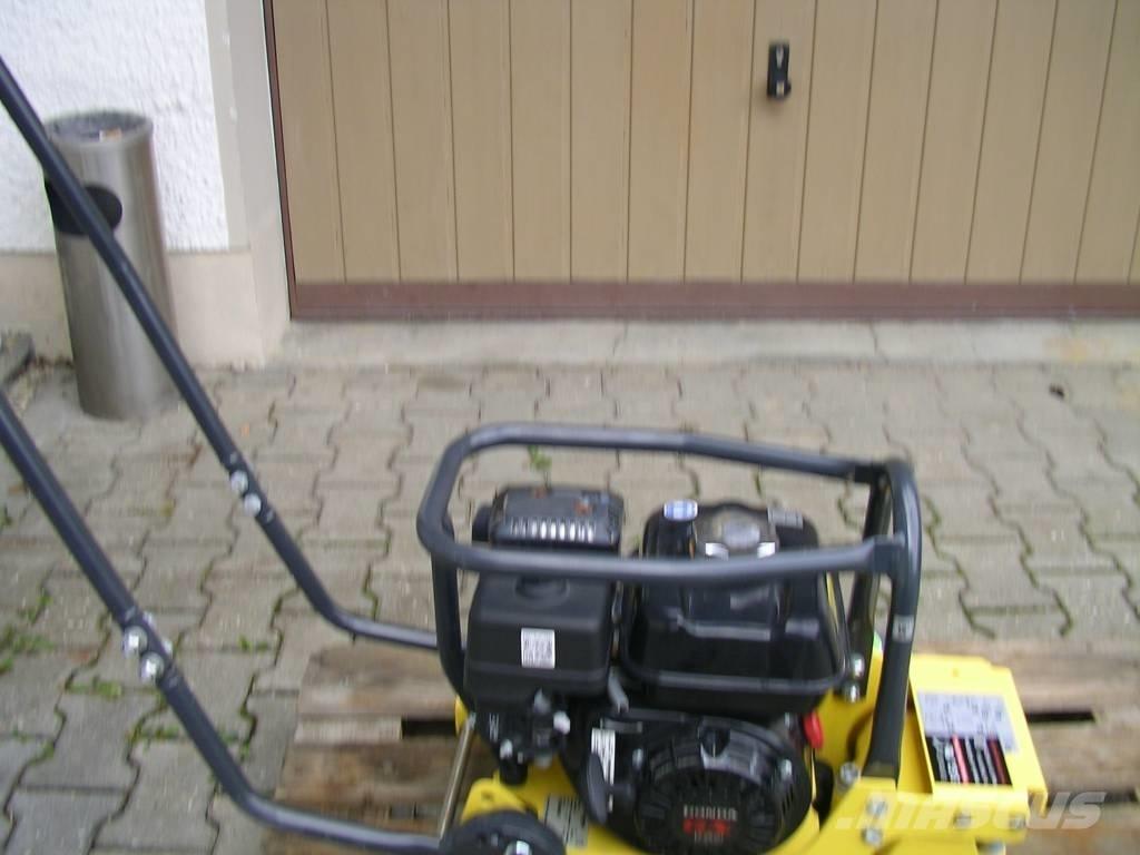 Bomag BVP 18/45 プレートコンパクター
