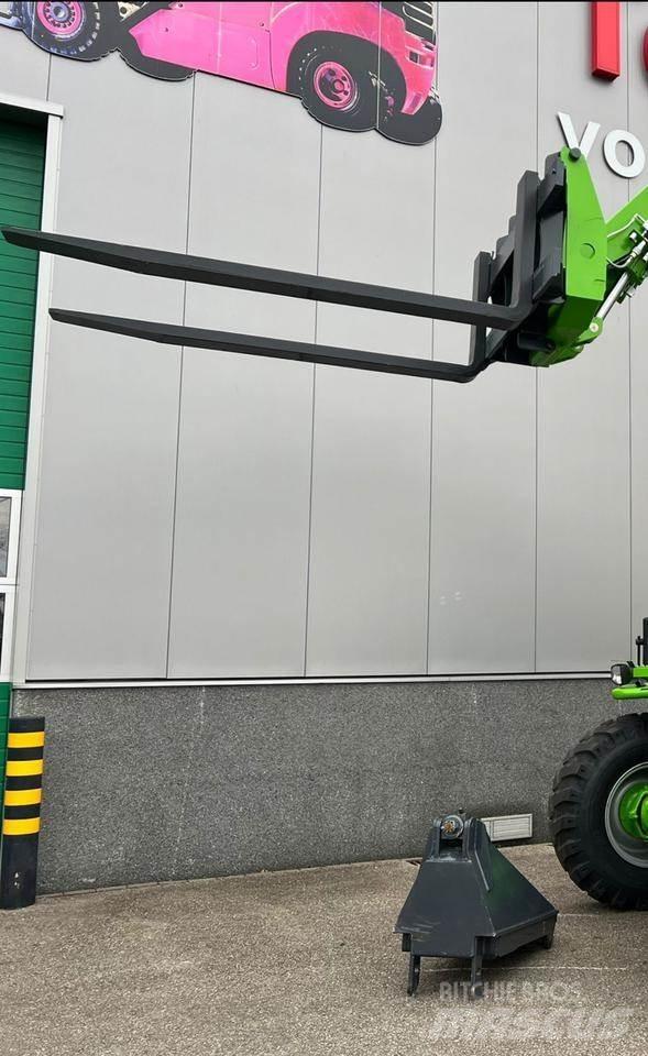 Merlo P120.10HM テレスコーピックハンドラー