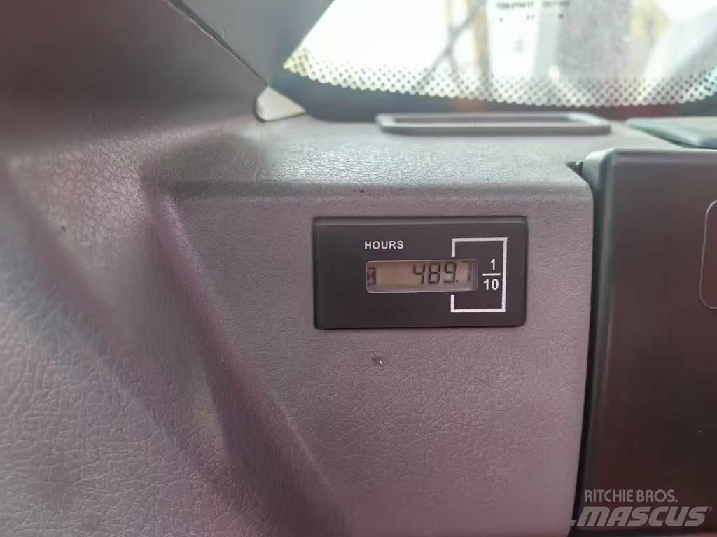 Doosan DX 225 LC 大型油圧ショベル12t以上（パワーショベル・ユンボ）