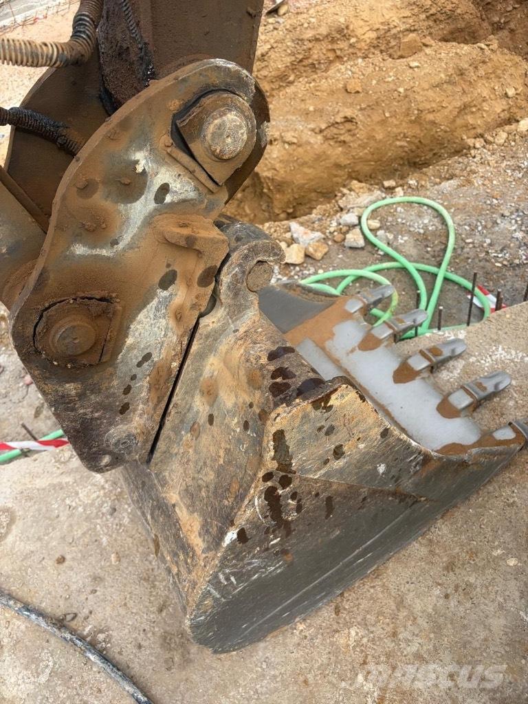 Volvo ECR 88 PLUS 中型油圧ショベル 7ｔ-12ｔ（ユンボ・パワーショベル・バックホー）