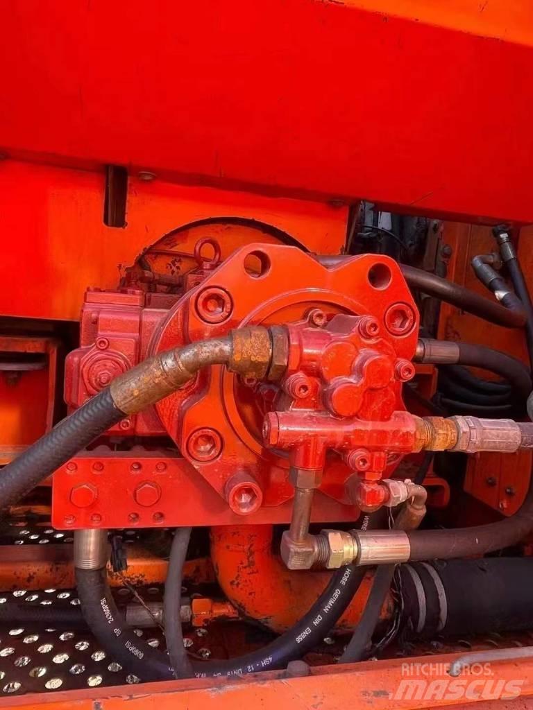 Doosan DH 300 LC-7 大型油圧ショベル12t以上（パワーショベル・ユンボ）