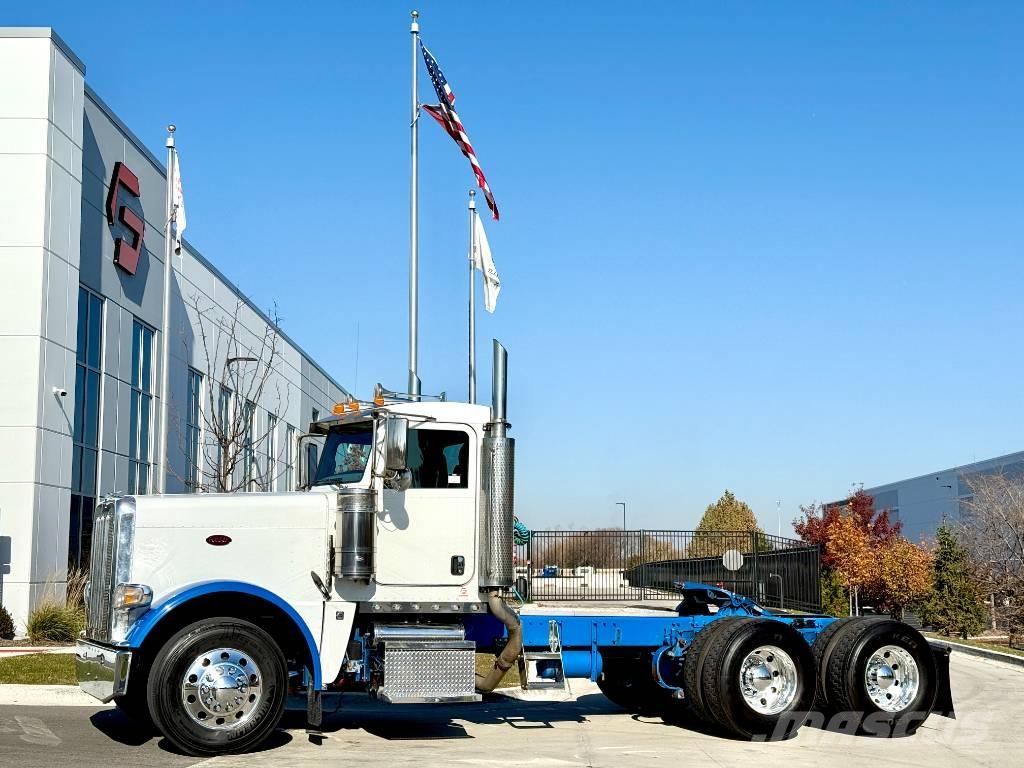 Peterbilt 389 中古トラクターヘッド | トレーラーヘッド