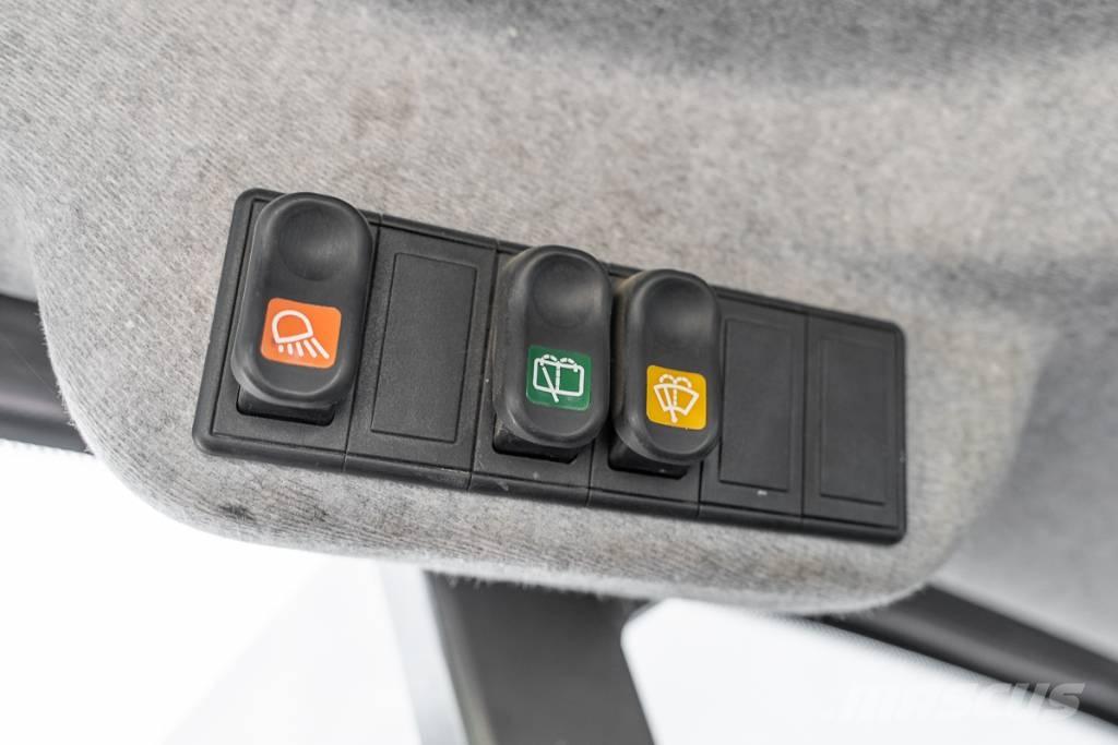 Manitou MT 1440 テレスコーピックハンドラー