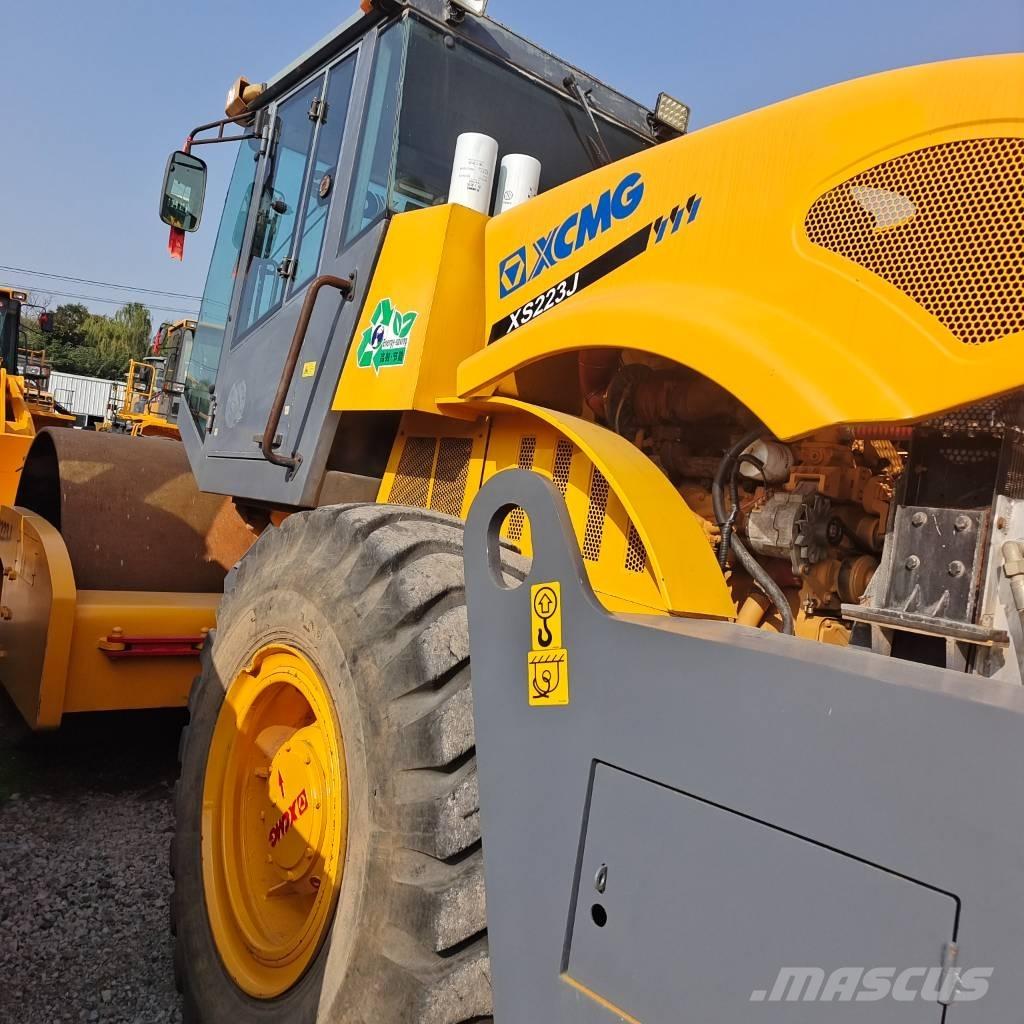 XCMG XS223J 振動ローラ