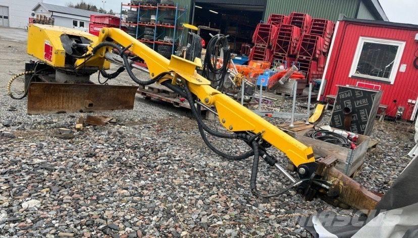 Brokk 330 大型油圧ショベル12t以上（パワーショベル・ユンボ）