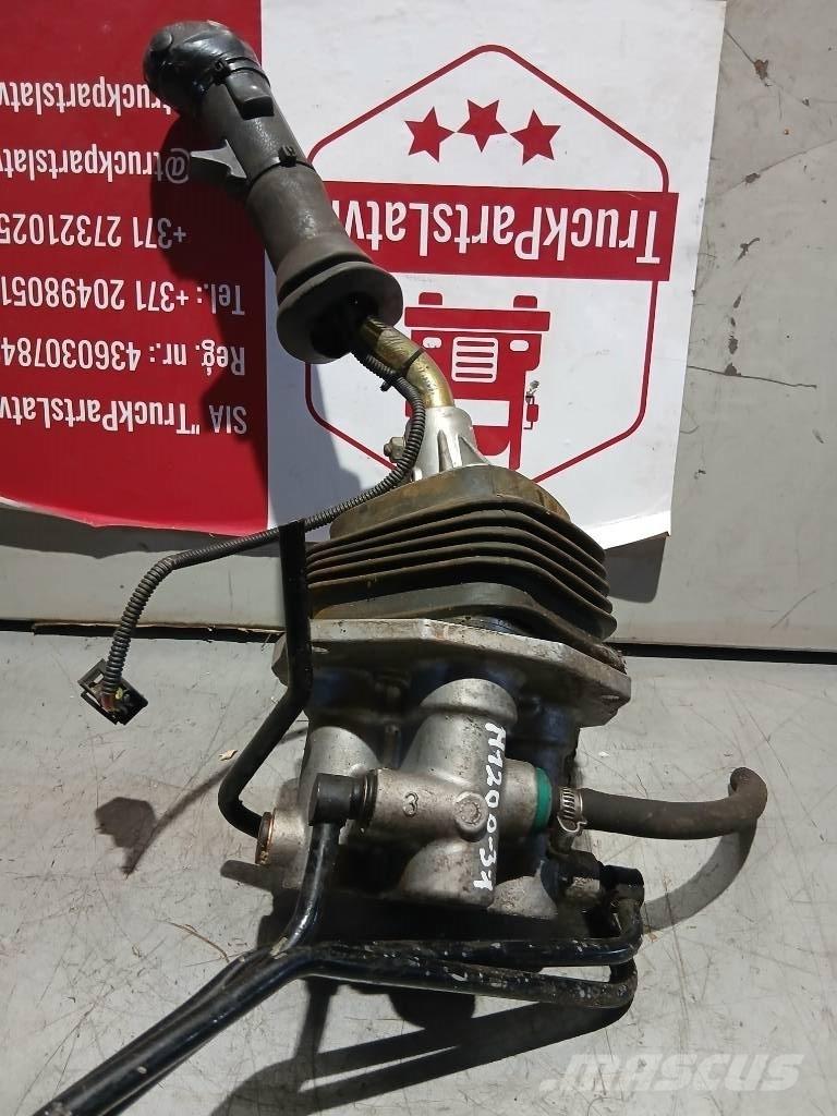 MAN TGA    813260566111 キャビン及び内装