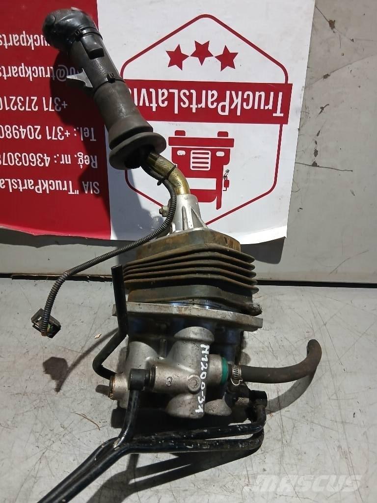 MAN TGA    813260566111 キャビン及び内装