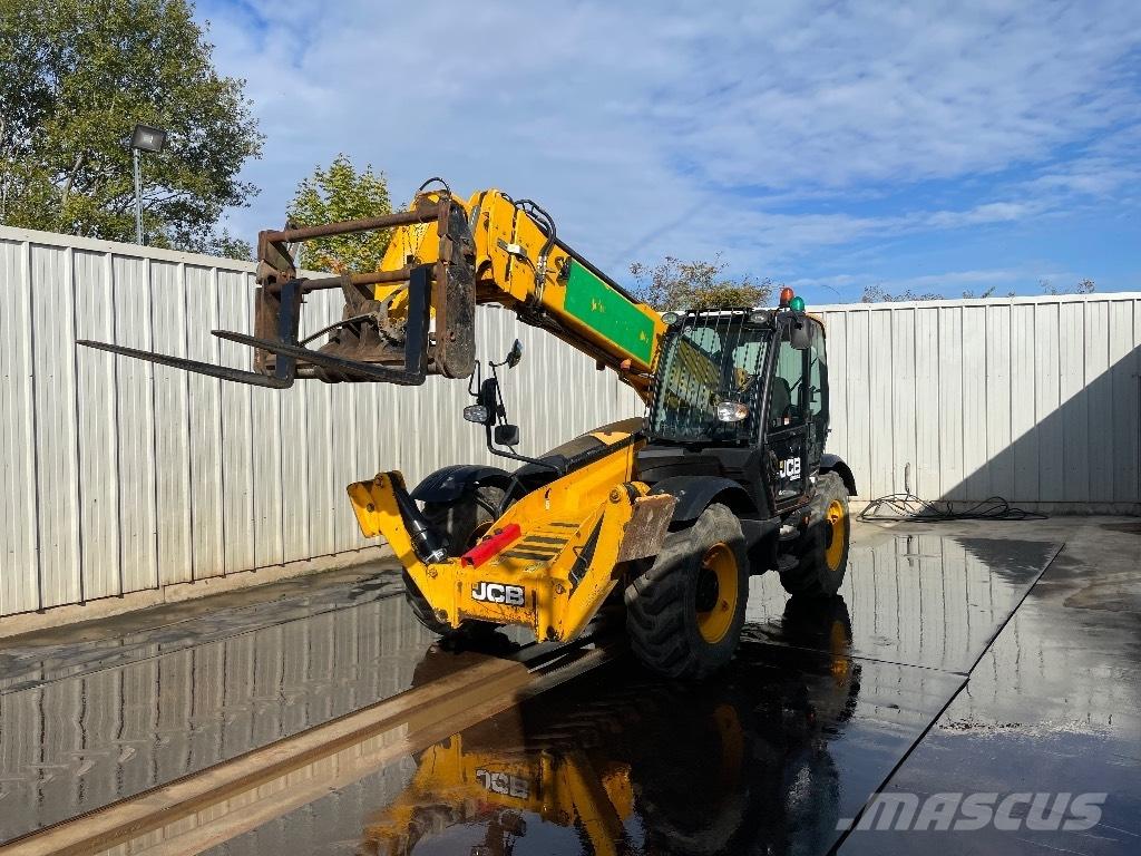JCB 540-140 Hi Viz テレスコーピックハンドラー