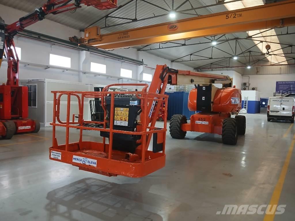 JLG 800 AJ ブームリフト　屈伸型