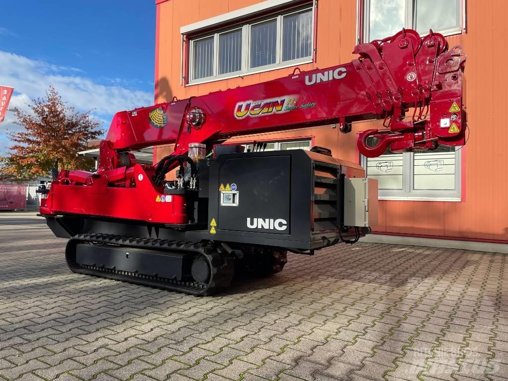 Unic URW-546 クローラクレーン