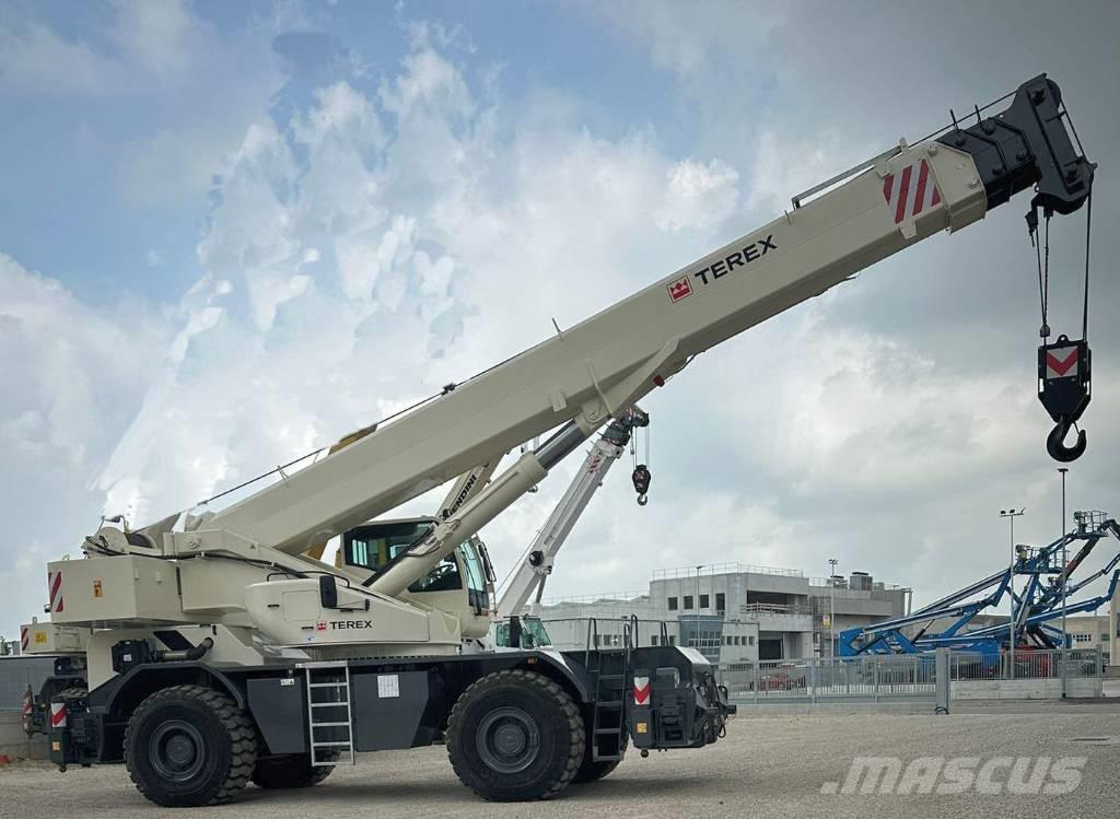 Terex Quadstar 1075 ラフテレーンクレーン