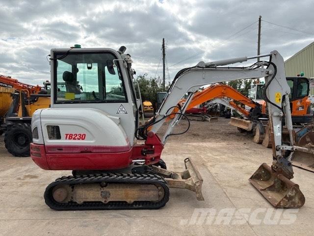 Takeuchi TB 230 ミニ油圧ショベル 7t以下（ミニユンボ・ミニディガー）