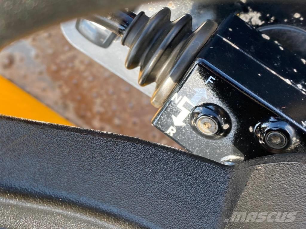 JCB 3 T-2 サイト　ダンプ