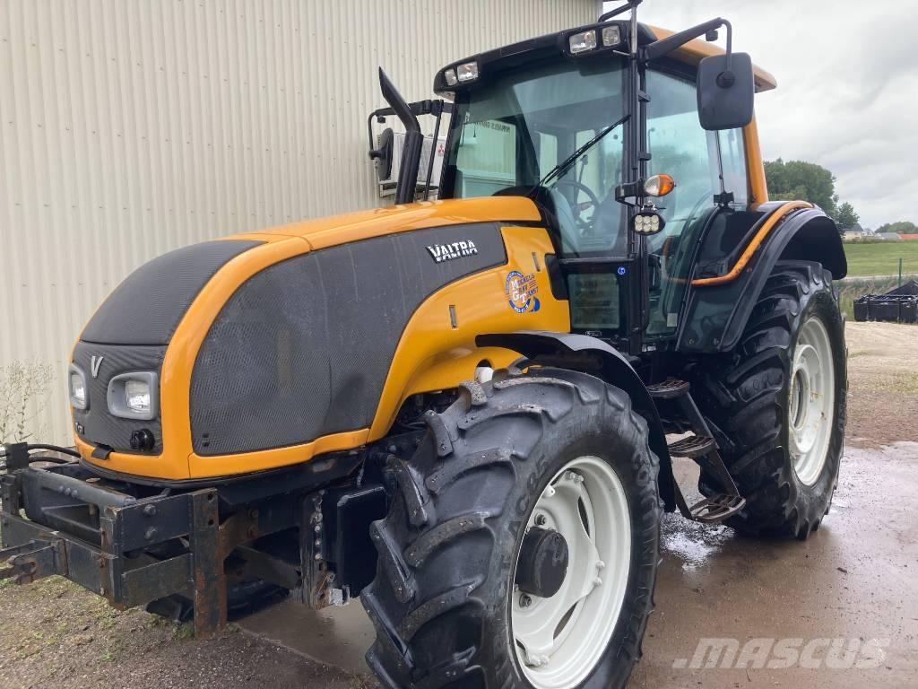 Valtra T 131 トラクター