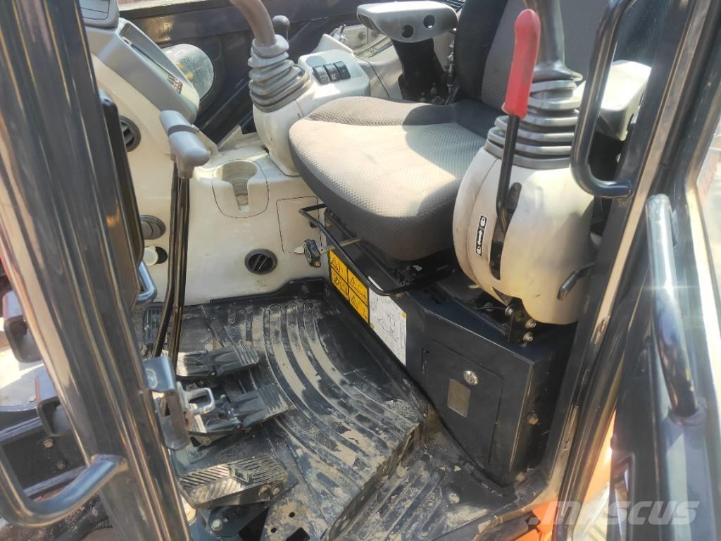 Hitachi ZX55USR-5A ミニ油圧ショベル 7t以下（ミニユンボ・ミニディガー）