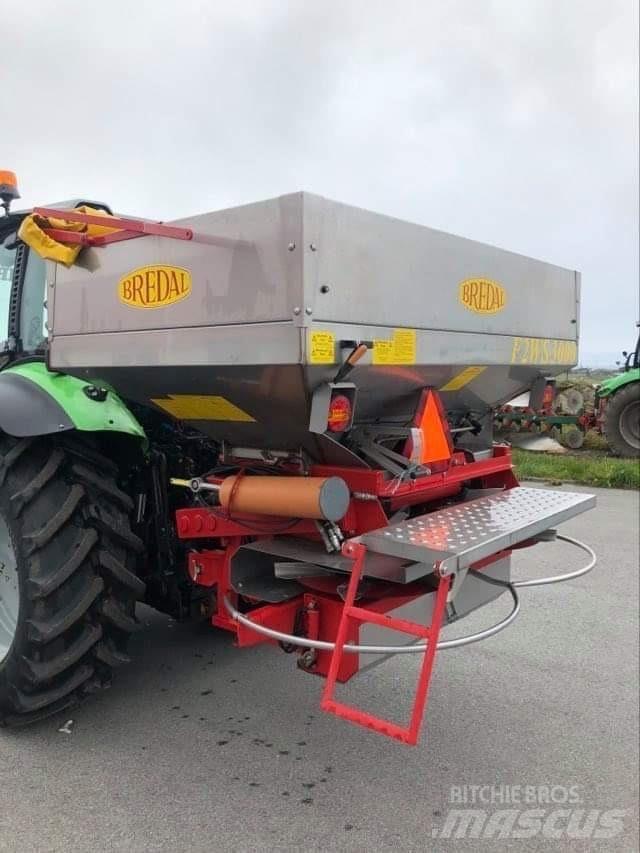 Bredal F2 WS 3000 ミネラル散布機
