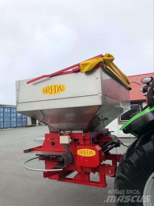 Bredal F2 WS 3000 ミネラル散布機