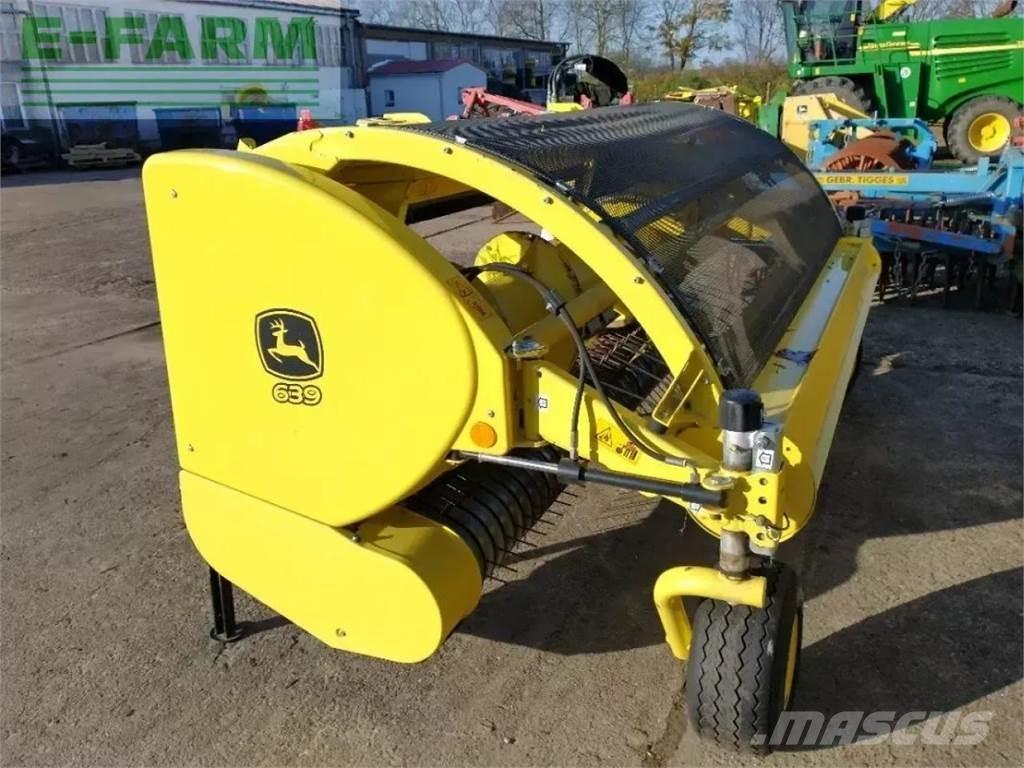 John Deere 9800 自走式フォレージハーベスター
