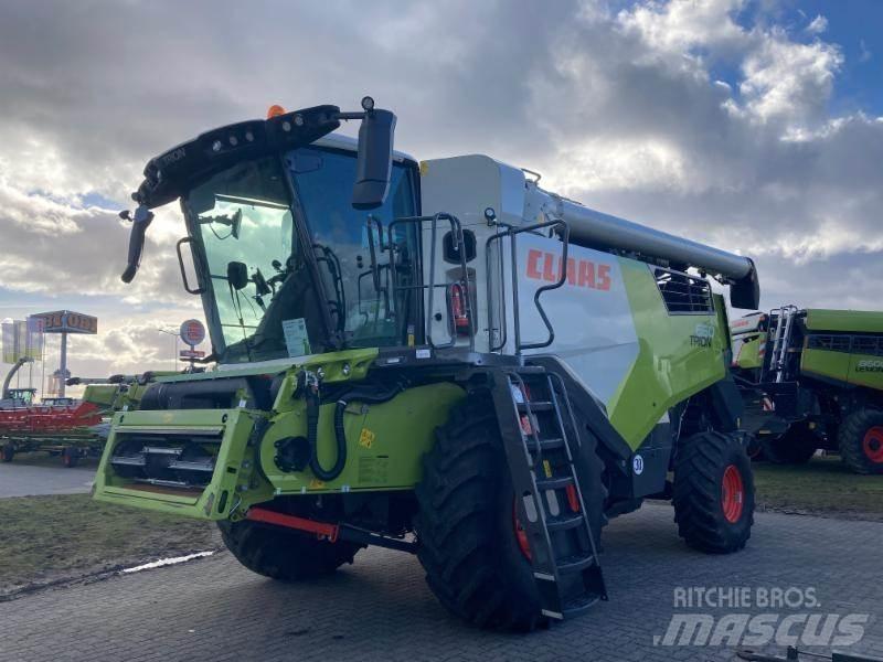 CLAAS TRION 660 コンバイン