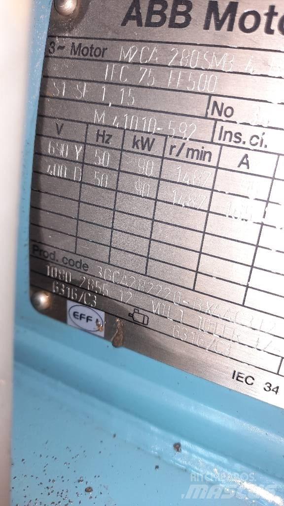 Atlas Copco GA 90 コンプレッサー