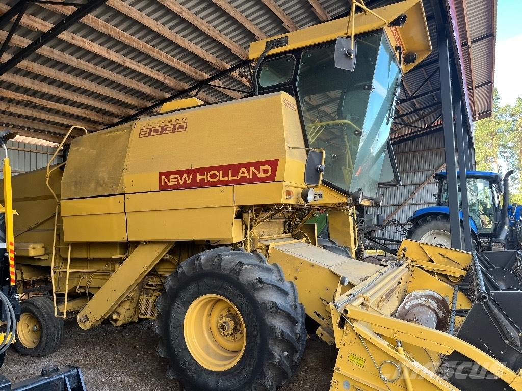 New Holland 8030 コンバイン