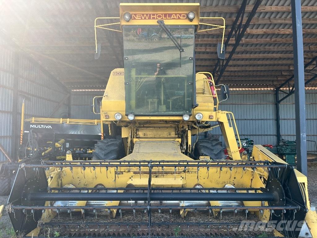 New Holland 8030 コンバイン