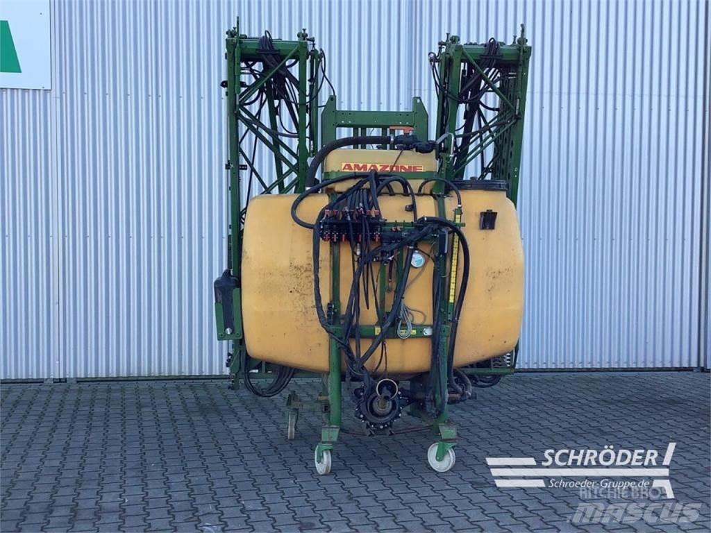 Amazone UF 1200 牽引型スプレイヤー