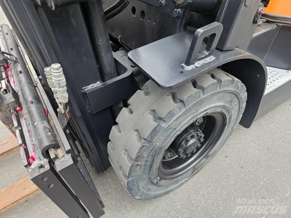 Doosan D 25 G ディーゼル・軽油
