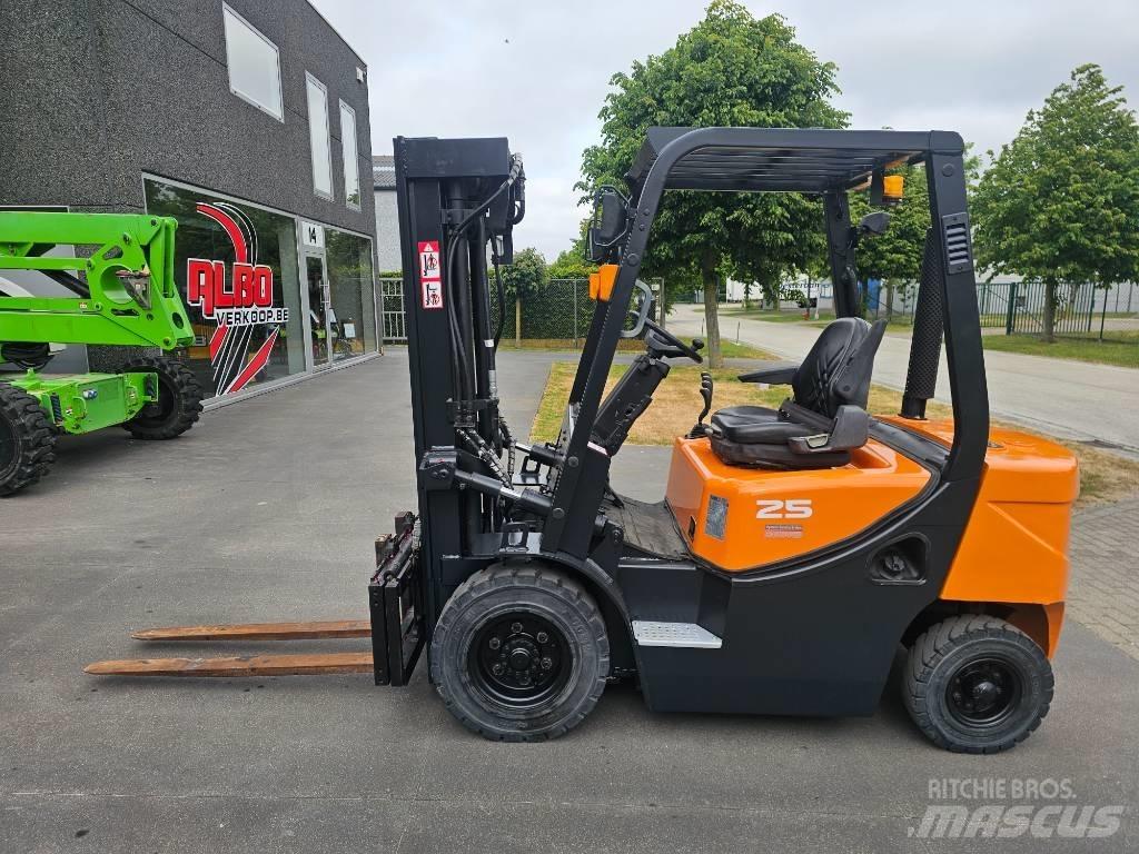 Doosan D 25 G ディーゼル・軽油