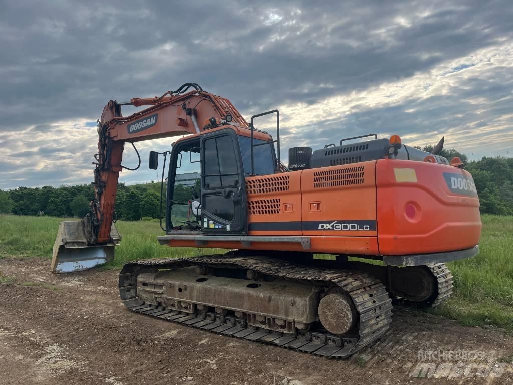 Doosan DX 300 LC 大型油圧ショベル12t以上（パワーショベル・ユンボ）