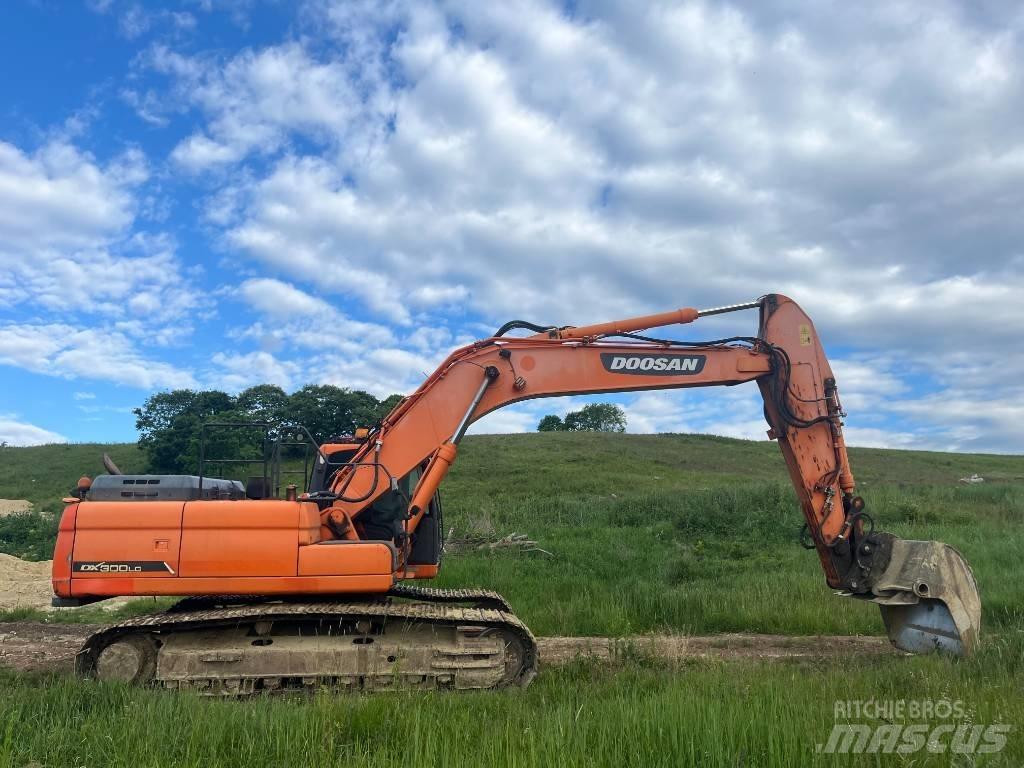 Doosan DX 300 LC 大型油圧ショベル12t以上（パワーショベル・ユンボ）